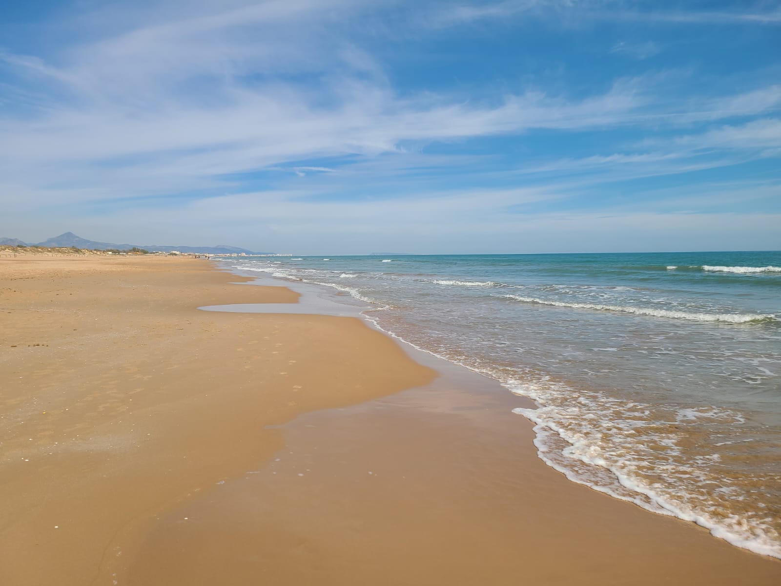 Playa de Les Deveses, a pocos minutos a pie del apartamento